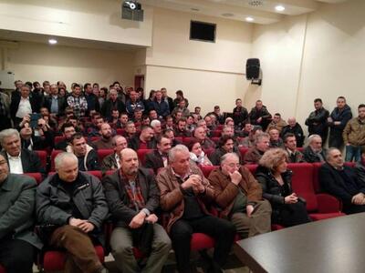 Μαζική συγκέντρωση μελών του ΣΥΡΙΖΑ στην...