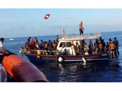 Άλλοι 400 μετανάστες διασώθηκαν στη θαλά...