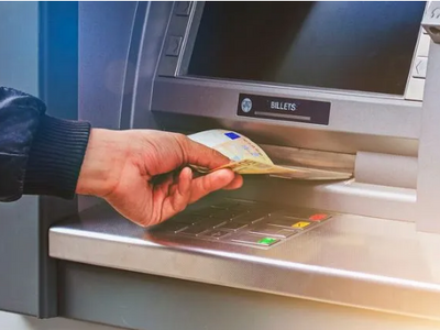 ΑΤΜ τραπεζών: Τι αλλάζει στις χρεώσεις α...