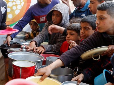 Σε κατάσταση λιμού η Γάζα: «Τα παιδιά πλ...