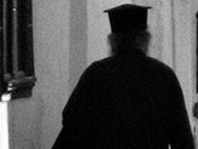 Στη φυλακή οι δύο ιερείς από τα Φάρσαλα ...