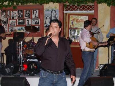 «Έπεφτε βαθιά σιωπή» τραγούδησε για τον ...