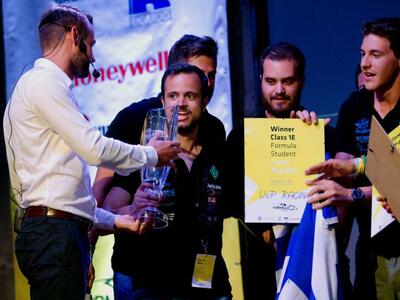 Φοιτητές του Πανεπιστημίου Πατρών πανηγυ...