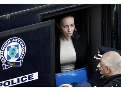 Σε διαφορετικούς χώρους Βίκυ Σταμάτη και...