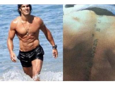 Νίκος Αναδιώτης: Τι γράφει το τατουάζ στ...