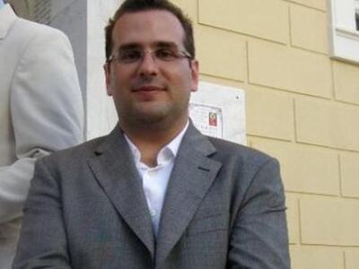 Ο Νίκος Γιαπρακάς θα παρουσιάσει για λογ...