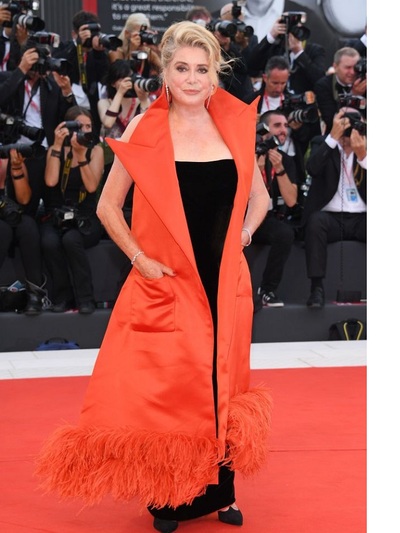 ΚΑΤΡΙΝ ΝΤΕΝΕΒ ΜΕ JEAN PAUL GAULTIER