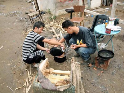 Νέο  καταυλισμό στήνουν οι πρόσφυγες στην Πάτρα