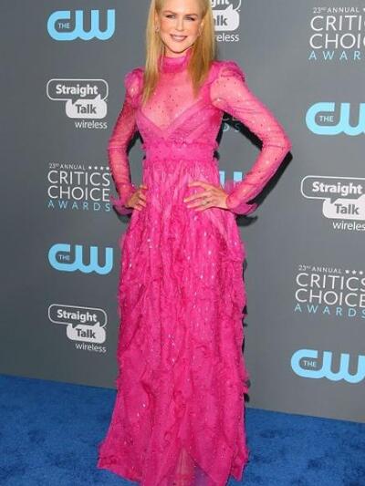 NIKOΛ ΚΙΝΤΜΑΝ ΜΕ VALENTINO