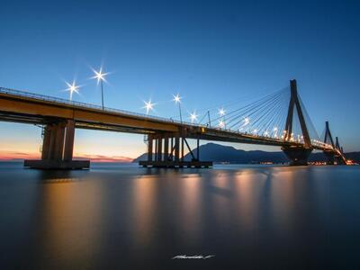 Εντυπωσιακό το ηλιοβασίλεμα στη γέφυρα Ρ...