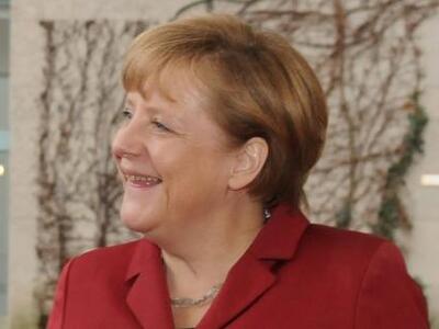 Οργή για Γερμανία αλλά η Μέρκελ μπορεί να χαμογελά