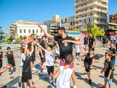 Ο κόσμος αγκάλιασε την... μπασκέτα του Α...