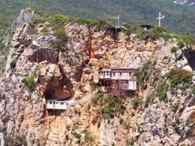 Οι «Αόρατοι Ασκητές» του Αγίου Όρους- Θρ...