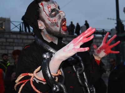 Τα ζόμπι βγήκαν στο κέντρο της Αθήνας – ...