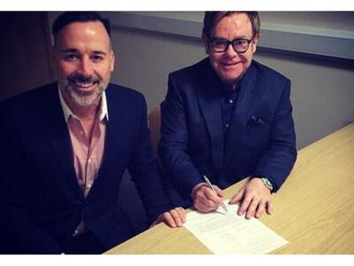 Παντρεύτηκαν και επισήμως ο Εγγλέζος ποπ...