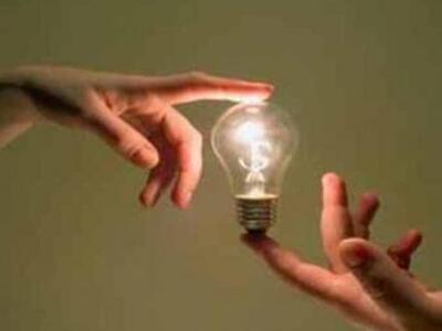 Με σβηστά τα φώτα μένουν το βράδυ λόγω.....