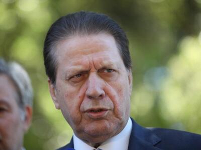 Κλείνει με Ανεξάρτητους Έλληνες ο Βύρων ...