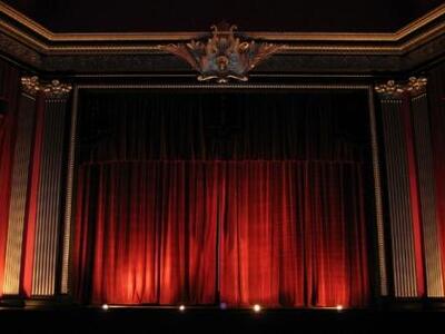 Αναβολή των παραστάσεων του έργου "...