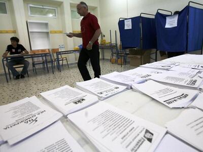 Οι εκλογικές περιφέρειες με τις δέκα καλ...