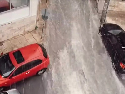 Η κακοκαιρία Eva «έπνιξε» τον Πειραιά- Δ...