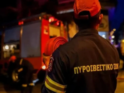 Πάτρα: Πυρκαγιά κατέστρεψε σταθμευμένο μ...