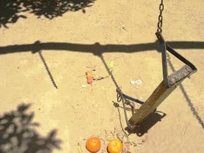 Πάτρα:Η παιδική χαρά...σκουπιδότοπος της...