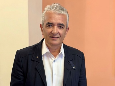 Σε Μια Κοινωνία που Πιέζεται, η Αστυνομί...