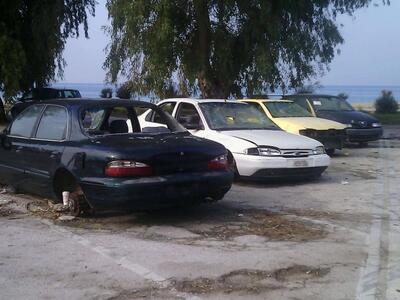 Πάτρα: Αυξάνονται τα παρατημένα αυτοκίνη...