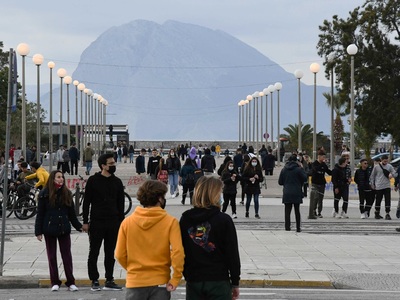 Νέα μέτρα ανακοινώνονται το απόγευμα- Μά...