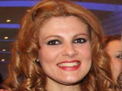 Λιποθύμησε στη σκηνή του θεάτρου η Τάνια Τρύπη