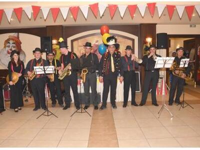 Δείτε ΦΩΤΟ από την κεφάτη και πρωτότυπη ...