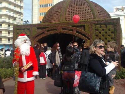 Πάτρα - Χριστουγεννιάτικη αγορά:Πολλές β...