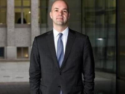 Φράτσερ: Προτείνει γενναίο κούρεμα του ε...