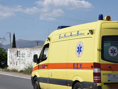 Περιστέρι: Λεωφορείο συγκρούστηκε με αυτ...