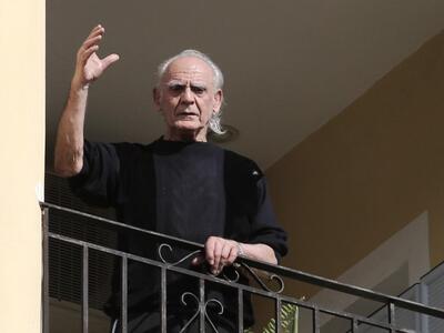 Ποιο ήταν το πρώτο πράγμα που έκανε ο Άκ...