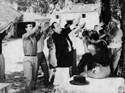 Το διαχρονικό έργο "Υπάρχει και φιλ...