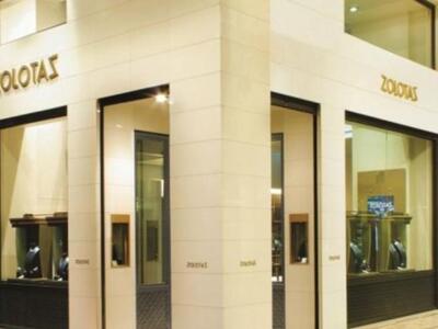 Πελάτης ήθελε να αγοράσει κοσμήματα 1 εκ...