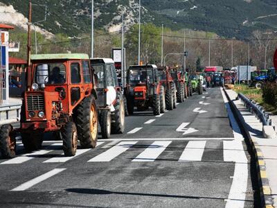 Ζεσταίνουν τις μηχανές των τρακτέρ...οι ...