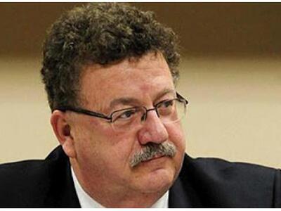 Φούχτελ: Τρεις χιλιάδες Ελληνες κάνουν τ...