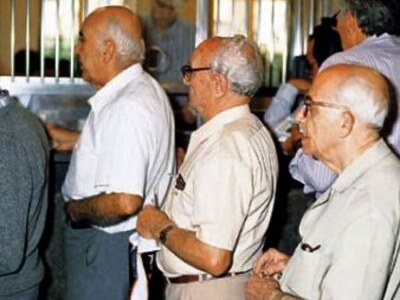 Καταργούν την 13η και 14η σύνταξη στον ι...