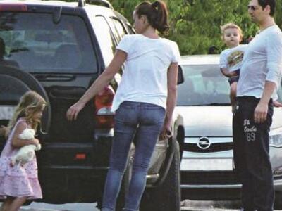 Ο Σάκης και η Κάτια μες την... παιδική χαρά! 