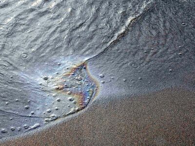 Ρύπανση από πετρελαιοειδή στα Ίσθμια