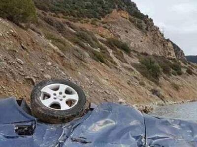 Έπεσε με το όχημά του σε γκρεμό 10 μέτρω...