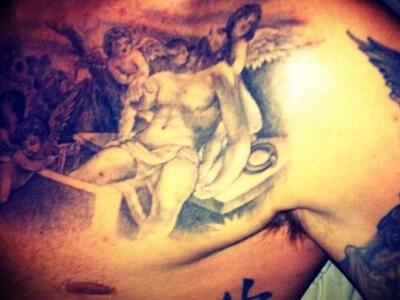 "Ζωγράφισε" το στήθος του ο Μπέκαμ