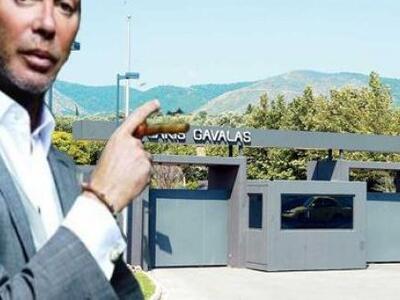 Ποιος φλερτάρει με το παλάτι του Λάκη;