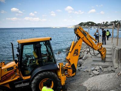 Ανάβυσσος: «Άνοιξε» ο β΄κύκλος κατεδάφισ...