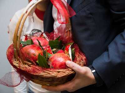 Πρωτοχρονιά και προλήψεις: Το σπάσιμο το...