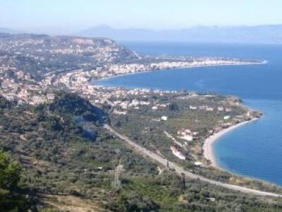 Η κωμωδία «Παραμύθια φύτρωσαν στον κήπο»...