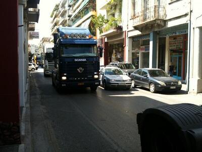 Χάος το μεσημέρι στο κέντρο της Πάτρας  ...