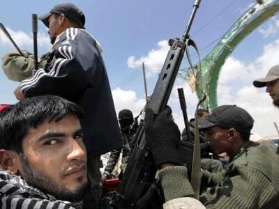 Λιβύη: Ανασχηματισμό και μείωση υπουργεί...